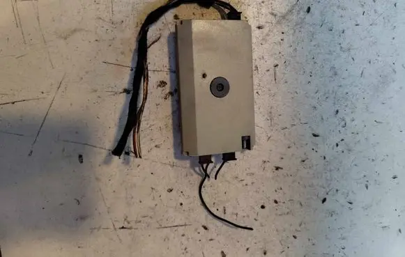BMW X5 E53 Antenna control unit 8377654