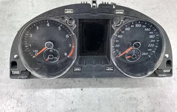 Volkswagen PASSAT B6 Speedometer (instrument cluster) 3C0920872F