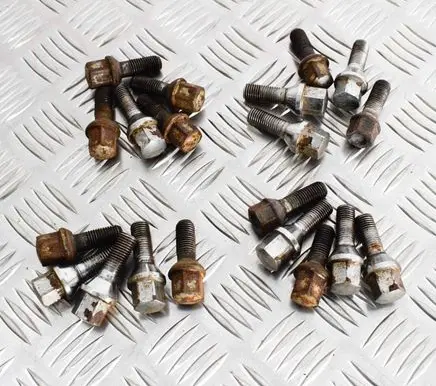 Mercedes-Benz SLC C107 Nuts/bolts A2014010270 2014010270