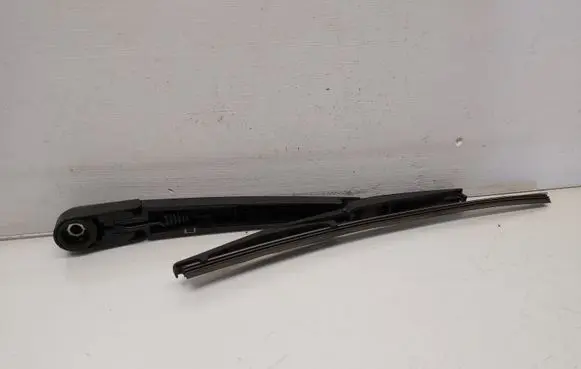 Rear wiper blade arm