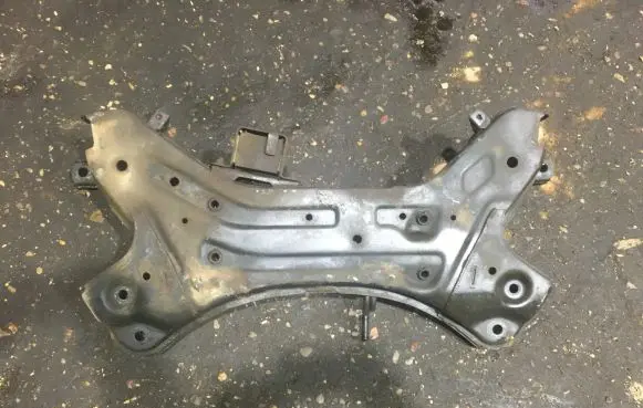 KIA Sportage Front subframe 624012Y300