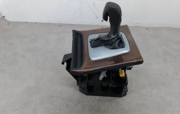 Volvo XC90 Gear shifter/selector P08694121