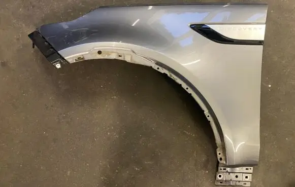 Land Rover Discovery 5 Fender