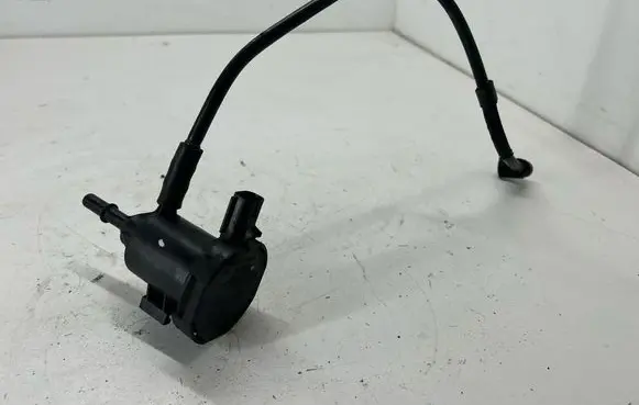 Dodge Charger Valve vacuum 4891738AA