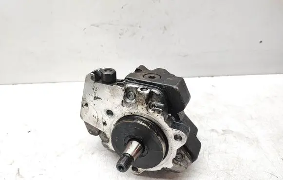 BMW X5 E70 Fuel injection high pressure pump 7798333 0445010146