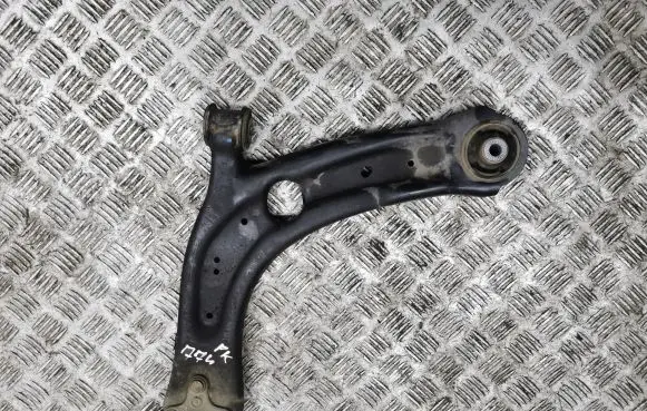 Volkswagen Tiguan Front lower control arm/wishbone