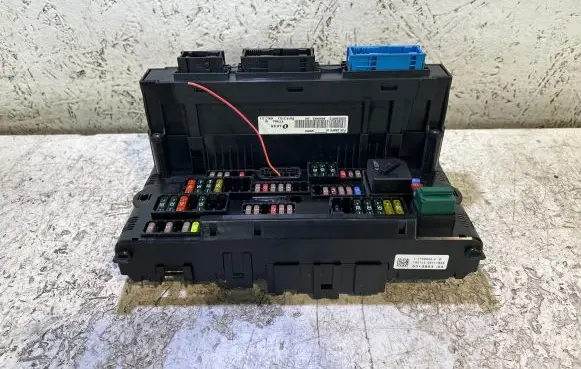 BMW X3 F25 Fuse module 921086302 177944 8049403