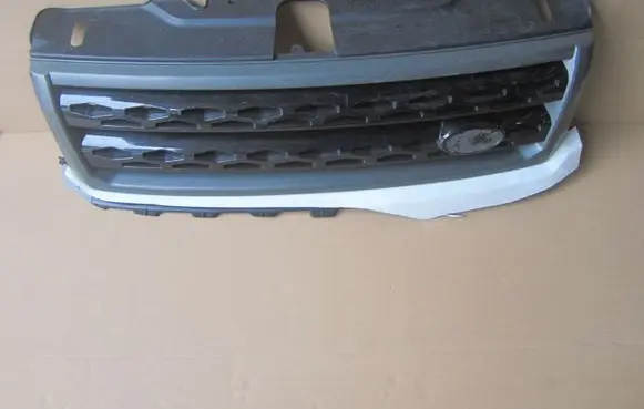 Land Rover Freelander 2 - LR2 Front bumper upper radiator grill