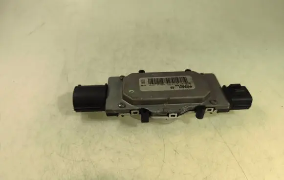 Ford Kuga II Coolant fan relay 1137328684