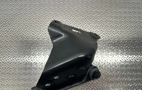Skoda Kamiq Fender mounting bracket 658821228A
