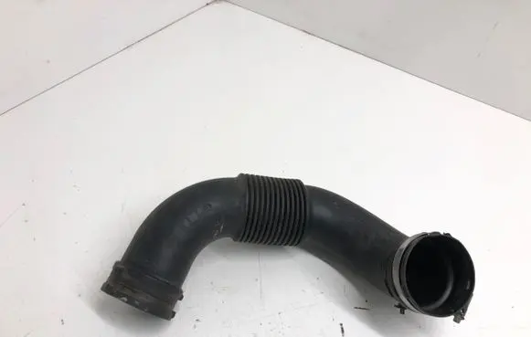 Opel Vivaro Air intake hose/pipe 1105223S01