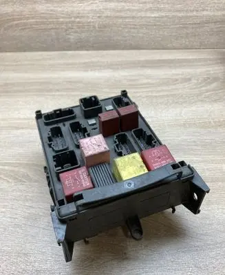 Renault Espace IV Fuse module 8200004201E 518837018