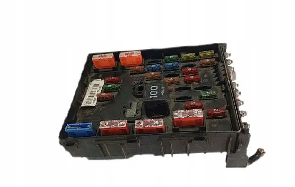 Volkswagen PASSAT CC Fuse module 3C0937125