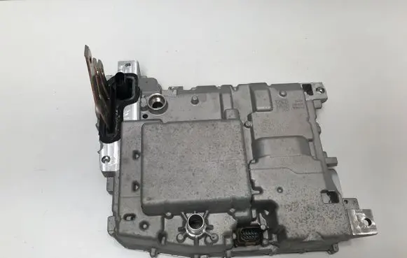 Voltage converter inverter