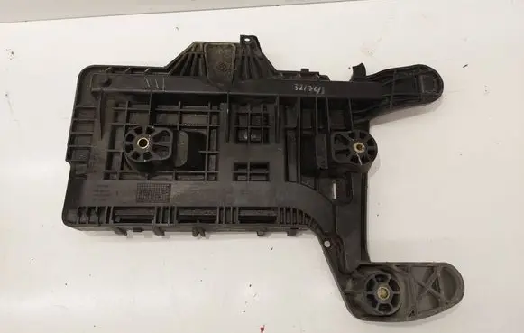 Volkswagen Golf V Battery tray 1KM915333