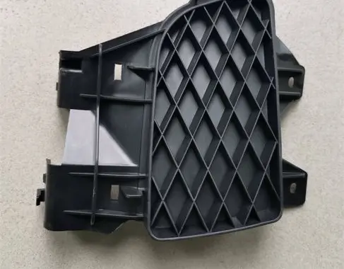 Mazda 323 Front bumper lower grill MZ04079031A