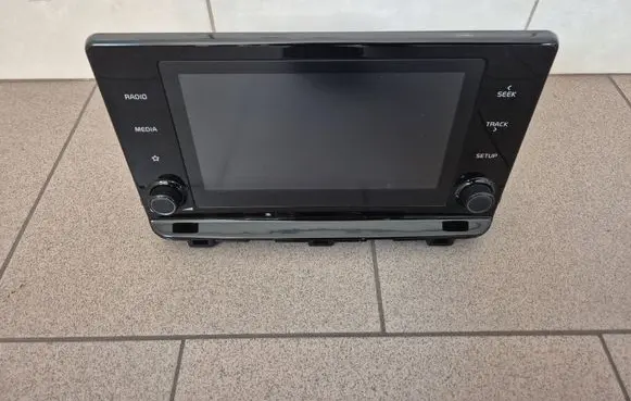 Radio/CD/DVD/GPS head unit