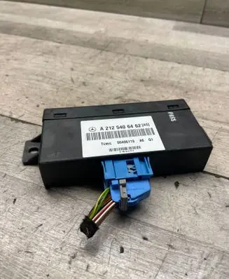 Mercedes-Benz E W212 Air suspension control unit module (rear) A2125406462 00406119 101863301782