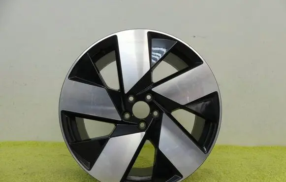 Volvo XC40 R20 alloy rim 32143630
