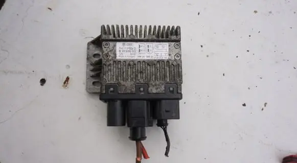 Volkswagen Transporter - Caravelle T5 Coolant fan relay 7H0919506D