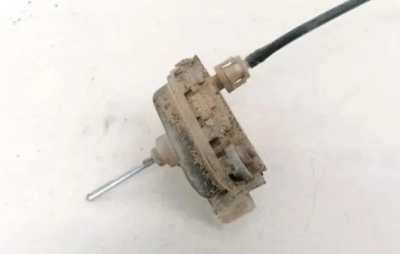 Audi A8 S8 D2 4D Central locking vacuum pump 4D0862153