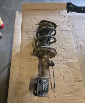 Toyota Corolla Verso E121 Front shock absorber with coil spring 