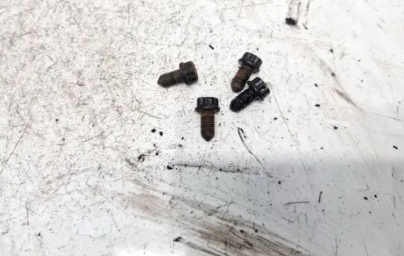 Volkswagen Polo Nuts/bolts 