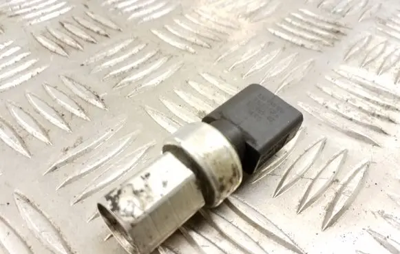 Volkswagen Jetta VI Air conditioning (A/C) pressure sensor 1J0959126 TN225R6