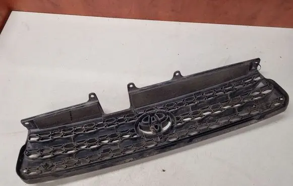 Toyota RAV 4 (XA20) Front bumper upper radiator grill 5311142130 0842342130