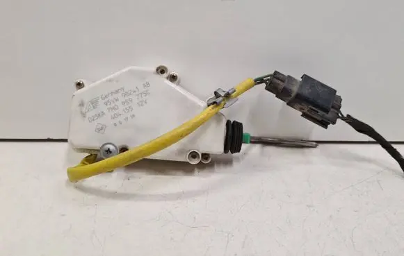 Fuel tank cap lock motor