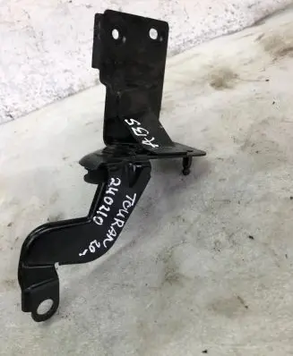 Volkswagen Touran III ABS pump bracket 5q1614235e