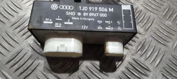Volkswagen Polo Coolant fan relay 1J0919506M 898967000