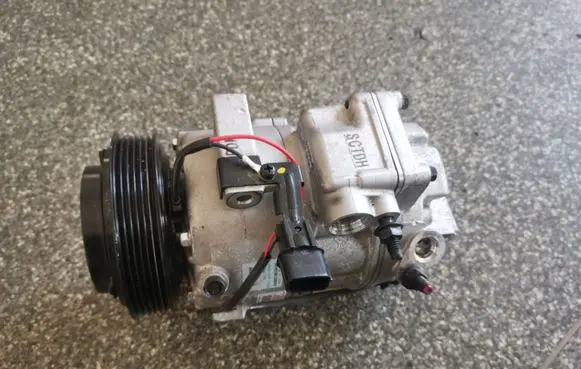 Hyundai Santa Fe Air conditioning (A/C) compressor (pump)