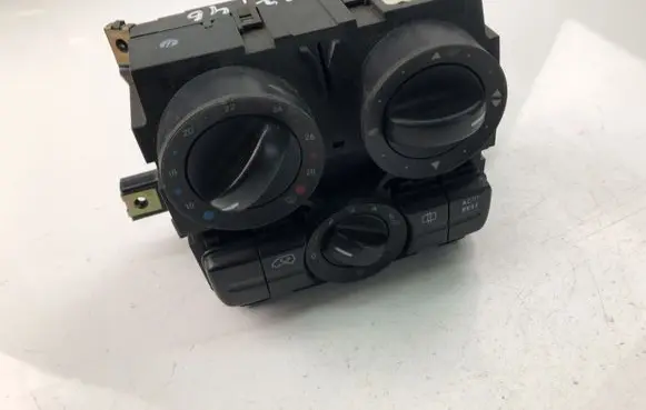 Mercedes-Benz B W245 Climate control unit 070102