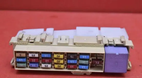 Renault Modus Fuse box set 8200241944