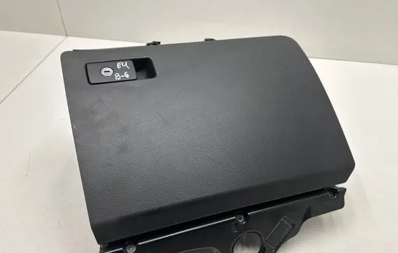 Volkswagen PASSAT B6 Glove box 3C1857114 P0108696 T0024226