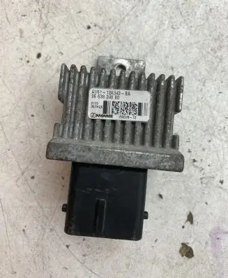 Citroen DS5 Glow plug pre-heat relay 9663824880