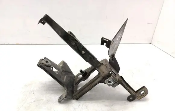 Audi A6 S6 C5 4B ABS pump bracket 