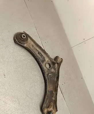 Front lower control arm/wishbone