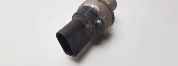 Volkswagen Golf IV Air conditioning (A/C) pressure sensor 1J0959126