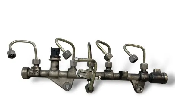 Renault Scenic III - Grand scenic III Fuel main line pipe 8200750048 0445214158 H8200576687
