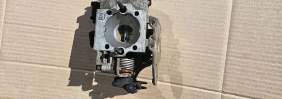 Volkswagen Polo II 86C 2F Throttle body valve 435201568