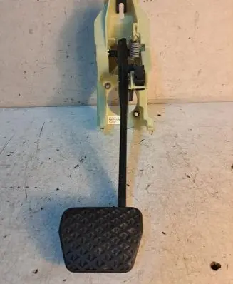 BMW X6 M Brake pedal 6791901