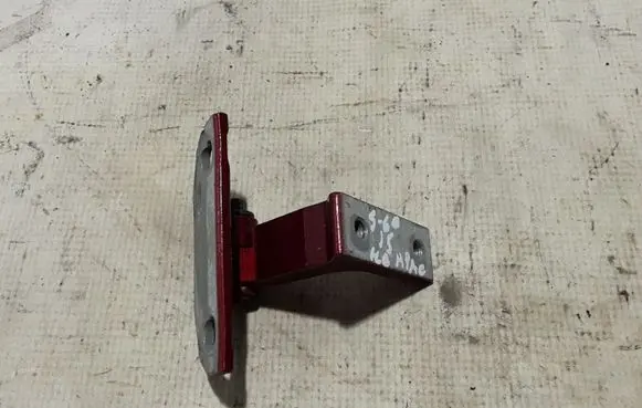 Volvo S60 Rear door lower hinge 31218526