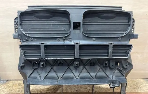 BMW X5 E70 Intercooler air guide/duct channel 7222953