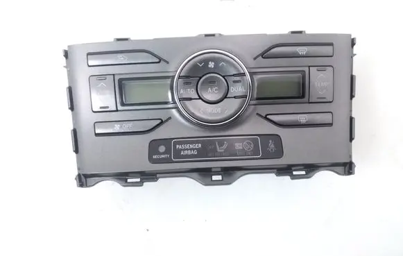 Toyota Auris 150 Air conditioner control unit module 5590002220