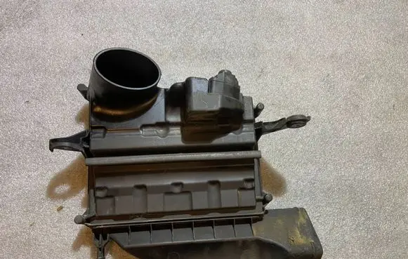 Mercedes-Benz E W211 Air filter box a6420940304 6420940304