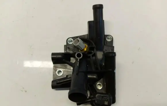 Nissan Juke II F16 Thermostat housing 110605RF1A