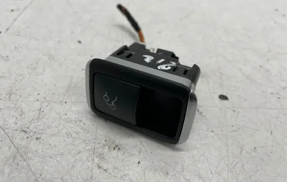 Tailgate opening switch