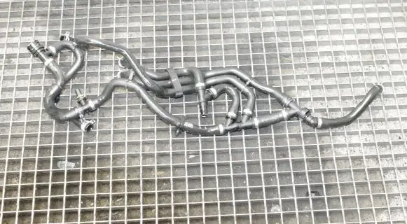 Volvo XC40 Engine coolant pipe/hose 32339364